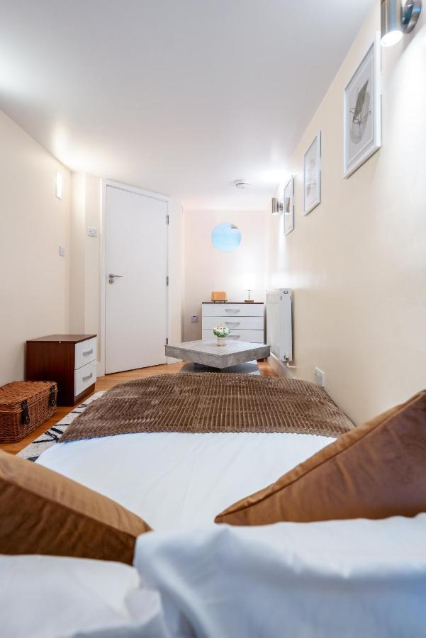 Immaculate 3-bed House In Ferienhaus London