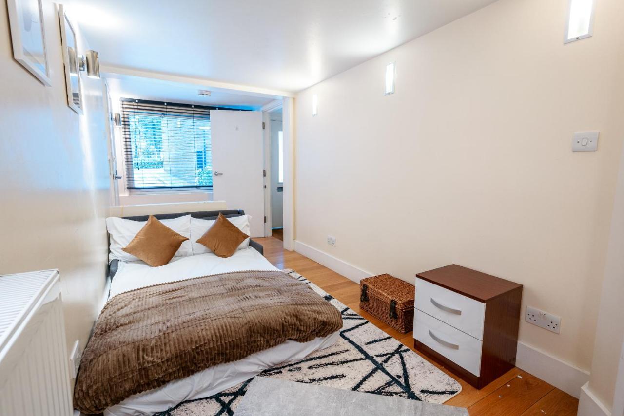 Ferienhaus Immaculate 3-bed House In *